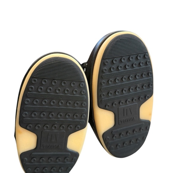 Kids black moon boot size 13.5 to 2.5 kids in great used condition - Picture 5 of 8